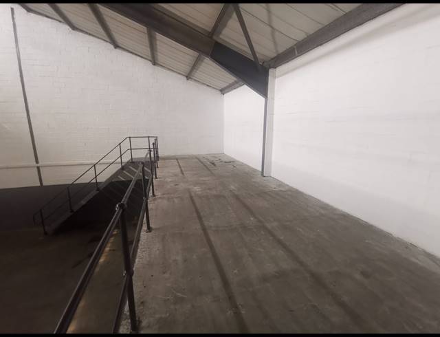 1,037M² WAREHOUSE TO LET IN AIRPORT INDUSTRIA